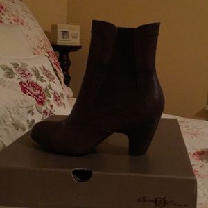 Barn crown booties. Barely worn. Beautiful.